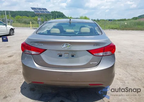 2013 Hyundai Elantra Limited z USA, uszkodzony, nr VIN 5NPDH4AE2DH267094